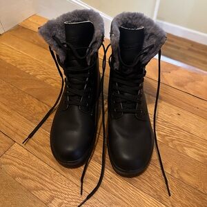 Size 4 High Top Winter Lined Black Blundstone 1465 Boots (US Women's 7/Men's 5)
